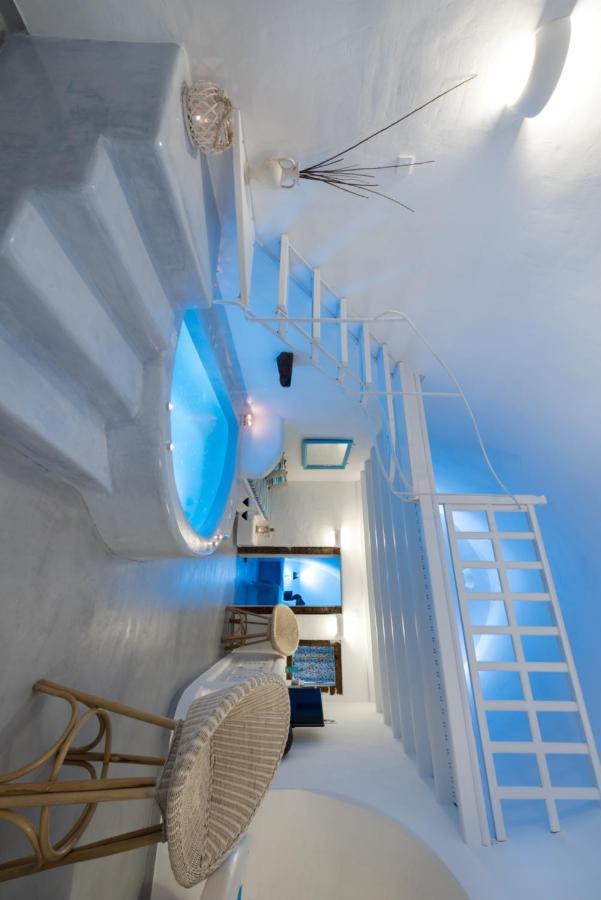 Fira White Residence Luaran gambar