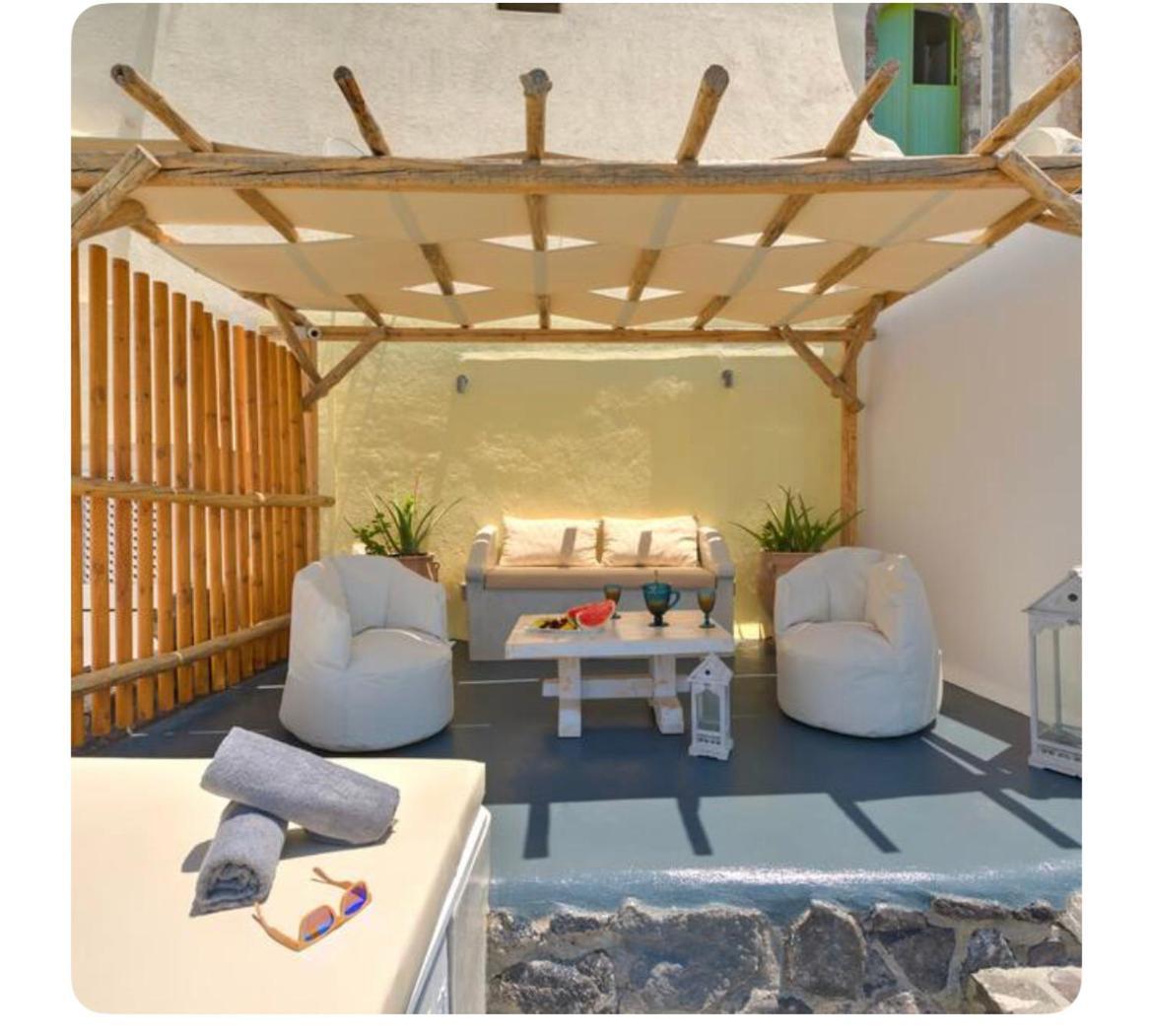 Fira White Residence Luaran gambar