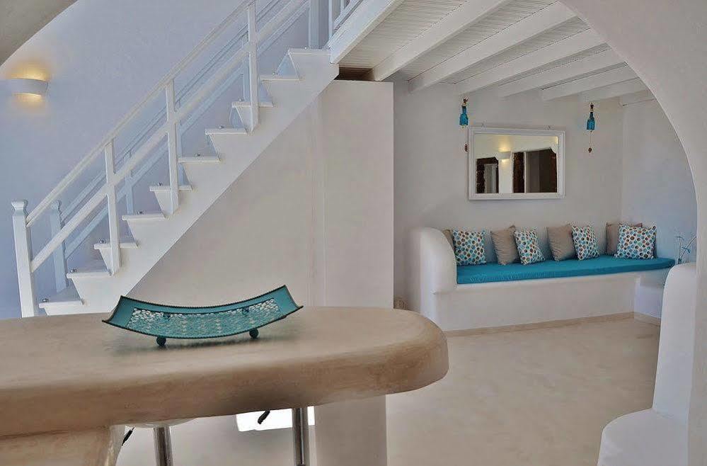 Fira White Residence Luaran gambar
