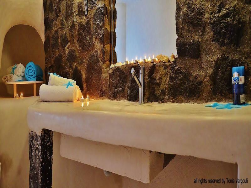 Fira White Residence Luaran gambar