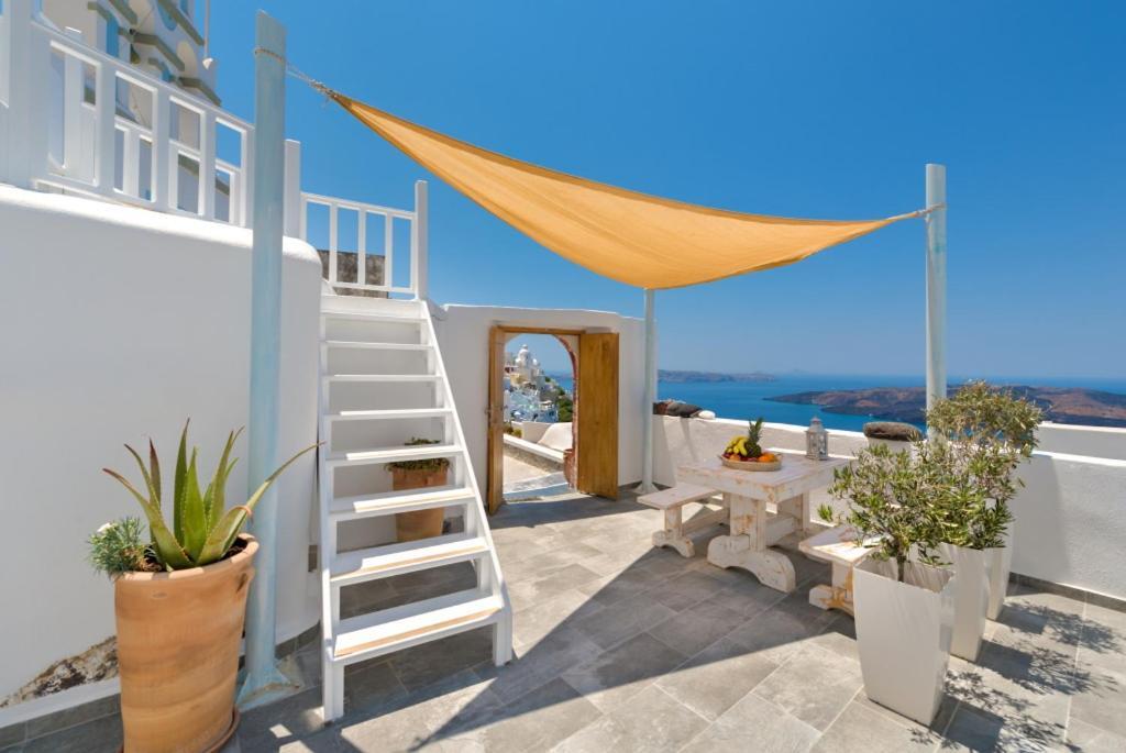 Fira White Residence Luaran gambar